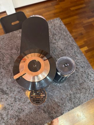 Cafetera Nespresso Next