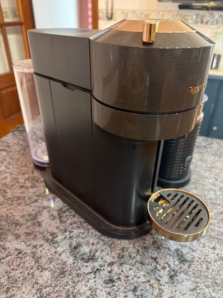 Cafetera Nespresso Next