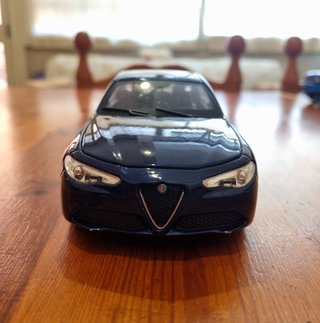 Alfa Romeo Giulia Burago 1:24 Metallo