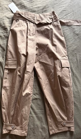 Zara pantalon cargo paperbag camel talla S