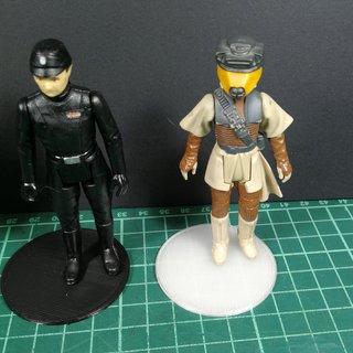 20 stands para Figuras de Acción