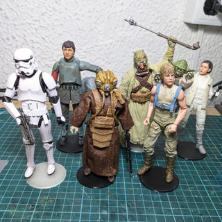20 stands para Figuras de Acción