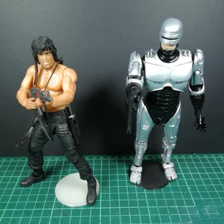 20 stands para Figuras de Acción
