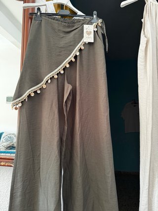 Pantalones anchos beige