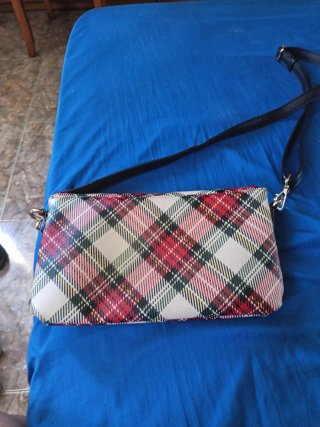 Bolso de hombro cuadros rojo y beige
