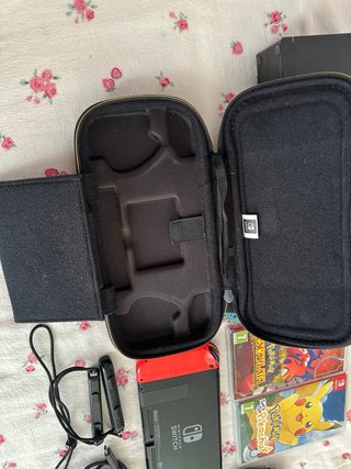 Nintendo Switch + 2 Juegos Pokémon