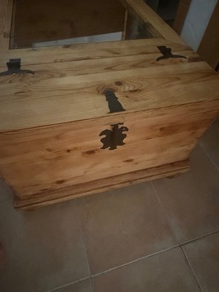 Mesa rústica salón con cristal