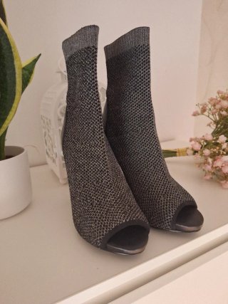 Botines Guess Peep Toe Tacón Alto