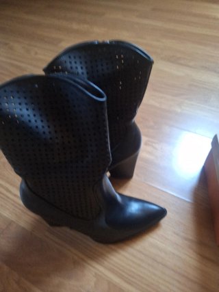 Botines negros nuevos