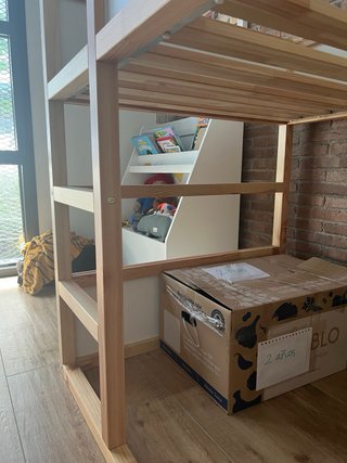 Litera alta Ikea madera y blanco