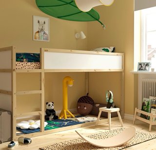 Litera alta Ikea madera y blanco