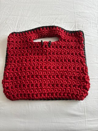 Bolso tejido rojo y gris