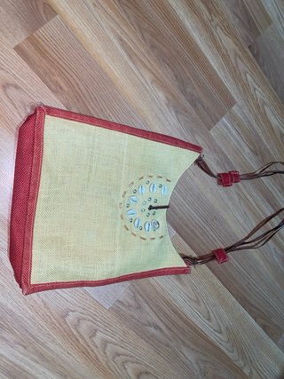 Bolso de tela beige y rojo