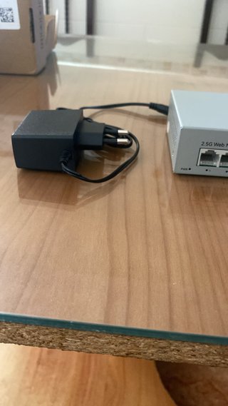 Switch 9 Puertos 2.5G ZX-SG8T1-EU
