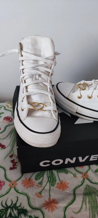 Converse Blancas Corazón Dorado