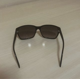 Gafas de sol Tous mujer negras y marrones