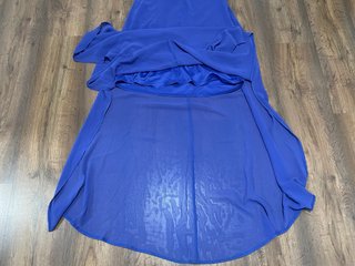 Elegante vestido largo azul