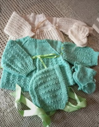 Conjunto bebé punto jersey y gorrito