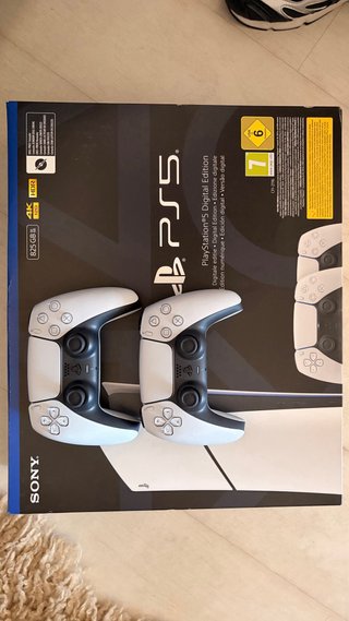PS5 Edición Digital 825GB + 2 Mandos