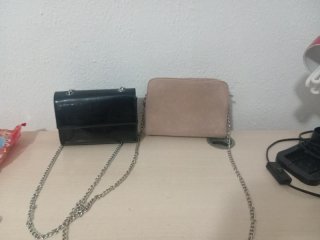 2 Bolsos de mano con cadena