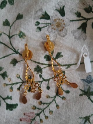 Pendientes Flamenca Dorados con Piedra Roja