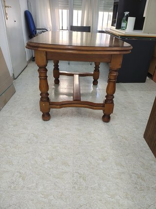 Mesa de salón de madera extensible