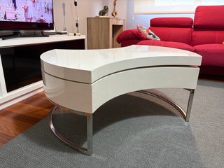 Mesa giratoria blanca moderna