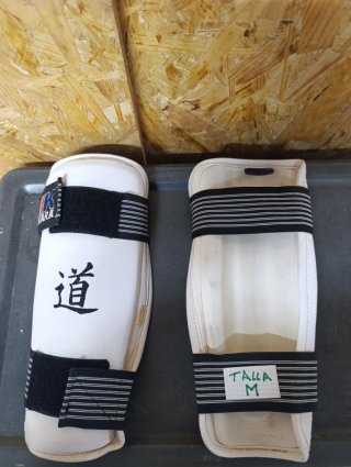 Protectores Taekwondo IKARA completo.