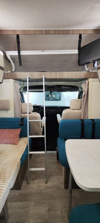 Se alquila autocaravana para viajar y dormir 7.