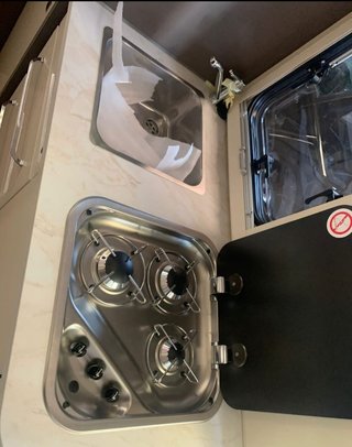 Se alquila autocaravana para viajar y dormir 7.