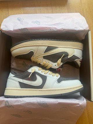 Jordan 1 Travis Scott Reverse Mocha