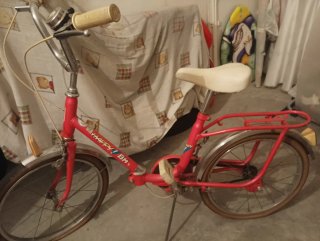 Bicicleta BH Happy años 80 Rosa. Para restaurar.