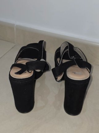 Zapatos de tacón negros con plataforma