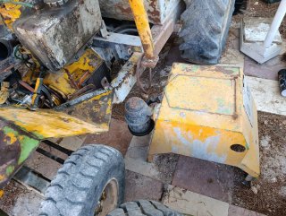 Dumper autocargante con arranque eléctrico