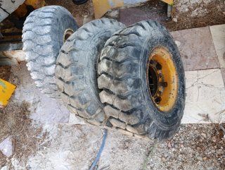 Dumper autocargante con arranque eléctrico