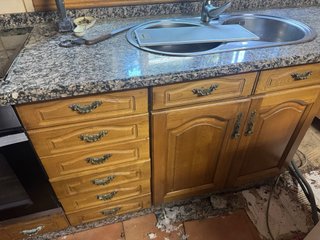 Cocina competa de castaño y electrodomésticos