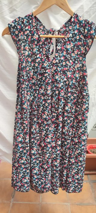 Vestido floral negro mujer
