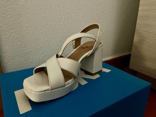 Sandalias XTI Tacón Plataforma Blancas