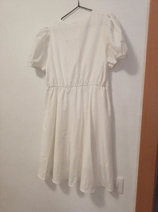 Vestido blanco manga abullonada
