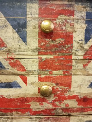 Cajonera Union Jack Restaurada .