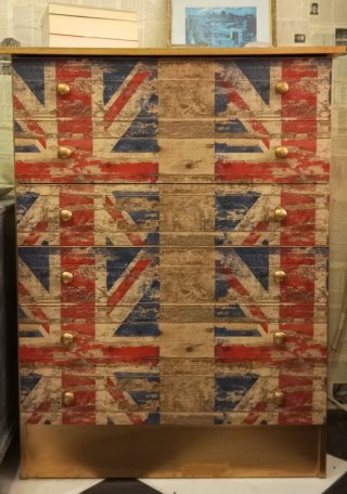 Cajonera Union Jack Restaurada .