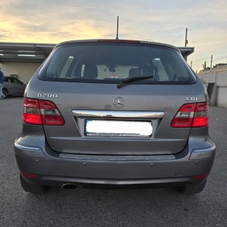 Mercedes-Benz b200 2011