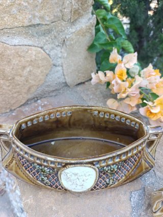 Due antiche fioriere in ceramica di Manises