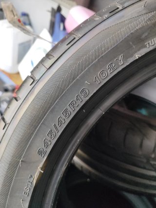 Bridgestone Potenza 245/45 R19 102Y XL