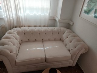 Divano Chesterfield Beige in Tela a 2 Posti