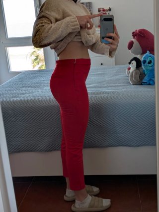 Pantalón pitillo rojo de vestir