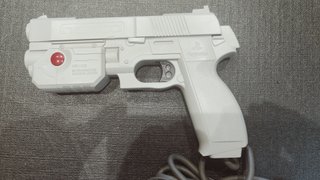 Pistola Namco GunCon PS1 + Time Crisis