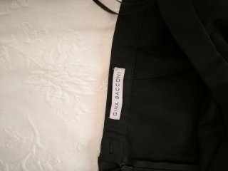 Falda pantalón Gina Bacconi negra gasa