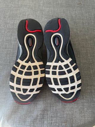 Nike Air Max 97 Negro y Rojo con muy poco uso
