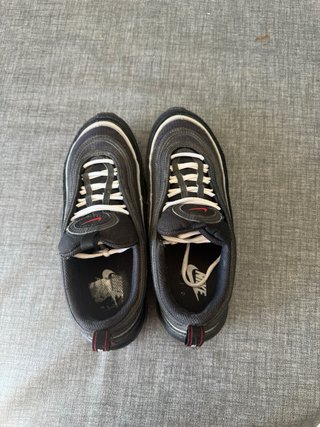 Nike Air Max 97 Negro y Rojo con muy poco uso